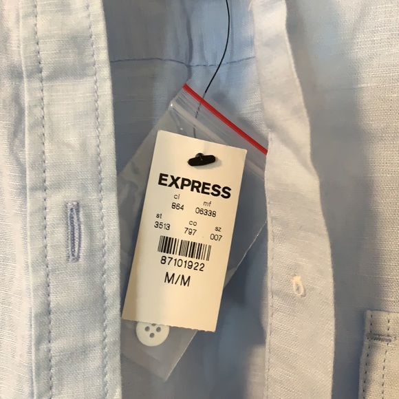 Express Women’s Button-Down. - Picture 2 of 4
